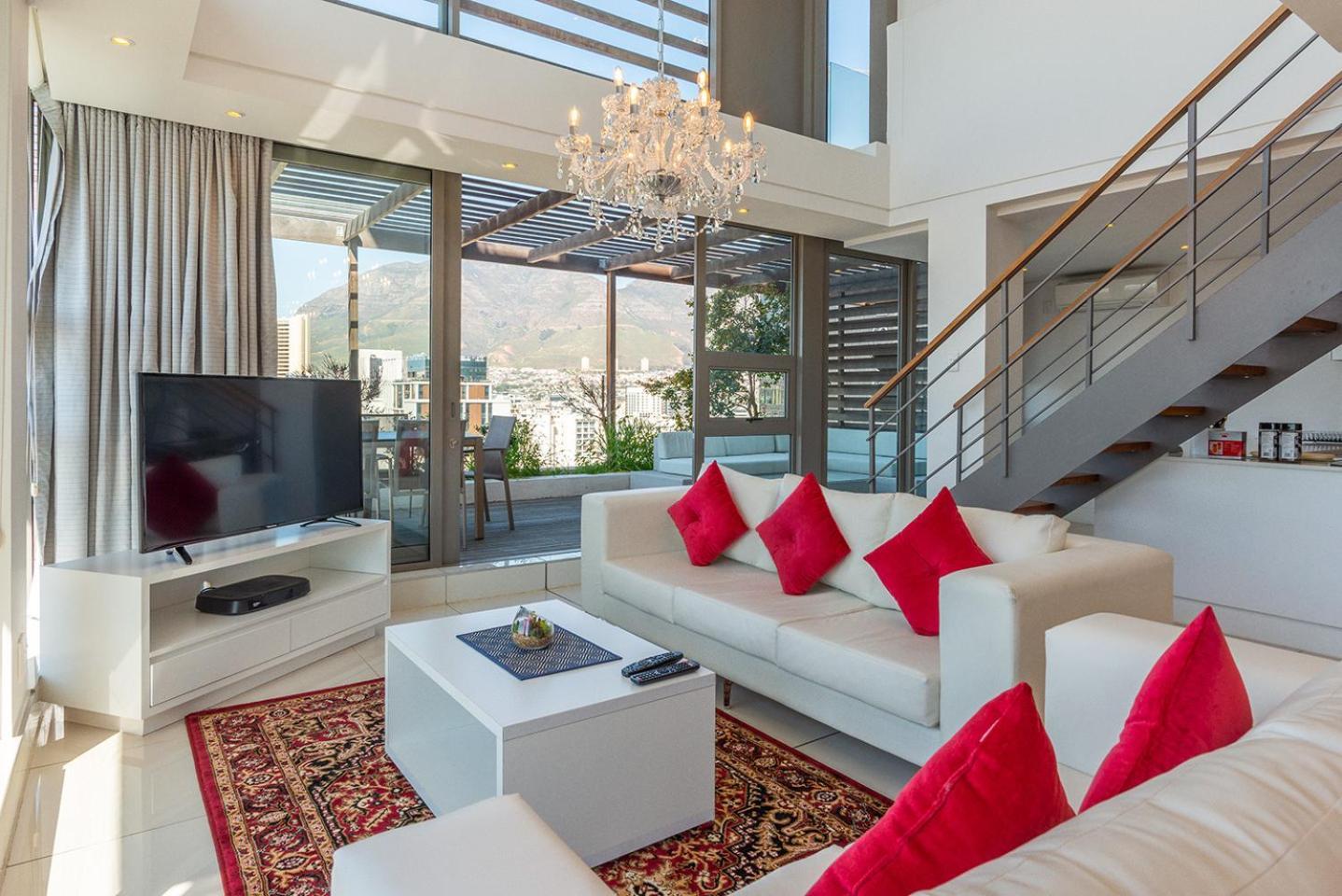Apartment Mirage Luxury By Nivar Cape Town